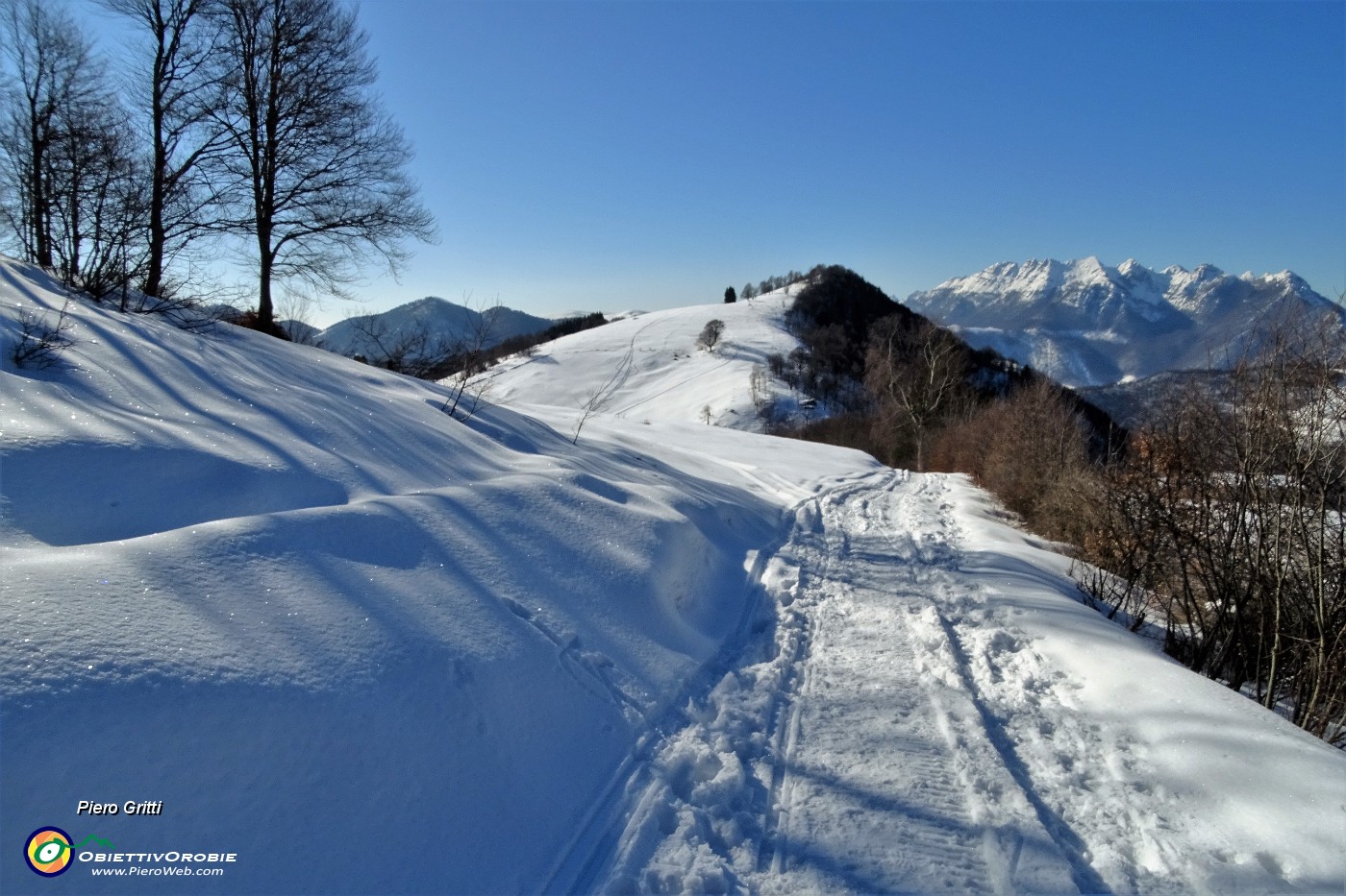 29 Sguardo indietro verso la Sella e il Resegone .JPG